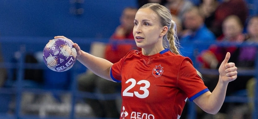 Наталья Чигиринова: "Обидно, что сейчас мы не можем показать остальному миру силу нашего гандбола, что у нас классные игроки"