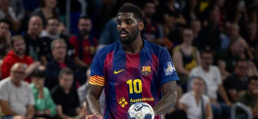 Правый полусредний сборной Франции и "Барселоны" Дика Мем из-за травмы пропустит не менее месяца