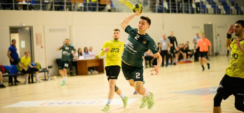 Левый крайний Руслан Хабибов покинул казанский "Зилант". Он продолжит карьеру в белорусском клубе "Машека"