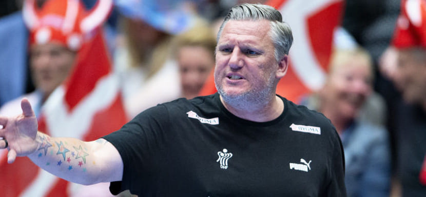 Водитель автобуса мужской сборной Дании дважды за неделю сбился с пути, вызвав недовольство Якобсена и Гидселя