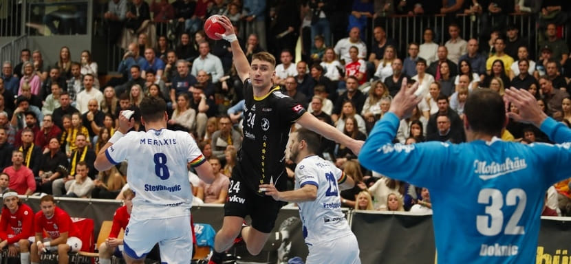 "Всего хорошего, Вино! Спасибо за всё и больших успехов в Питере". "Брегенц" попрощался с россиянином Михаилом Виноградовым