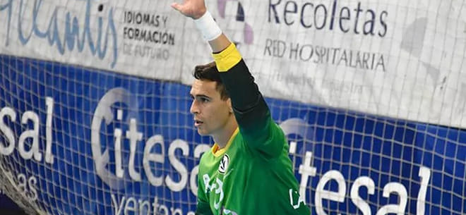Испания. О завершении игровой карьеры объявил 40-летний вратарь "Вальядолида" Ерай Ламариано