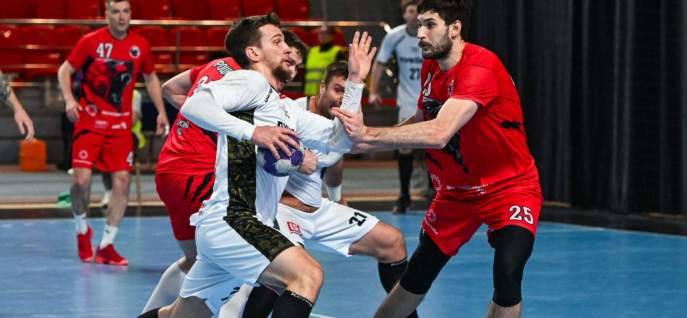 Старт принимает четвёртая четвертьфинальная серия мужской Суперлиги: ставропольский "Виктор" сыграет дома с "Пермскими медведями"