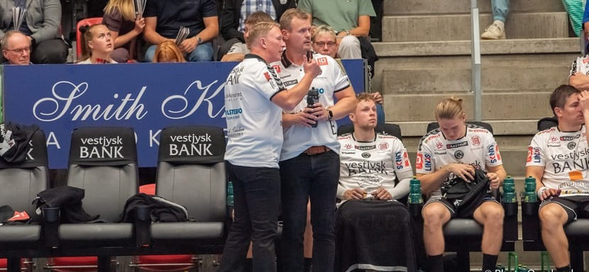 Дания. В мужском "Хольстебро" случилась смена главного тренера. До конца сезона руководить командой будет исландец Халльдоур Сигфуссон
