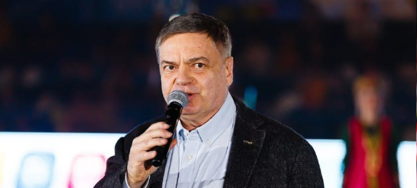 "Не знаю, кто там в машине, но за рулём у него сам Брежнев". Люди гандбола поздравляют Сергея Шишкарёва