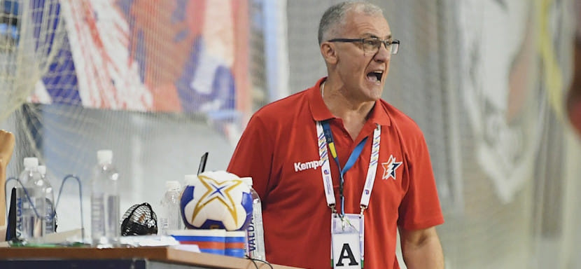 Всероссийская Спартакиада. Алексей Гумянов: "Играли сегодня практически одним составом, и на фоне усталости у гандболисток отключилась голова" (ВИДЕО)