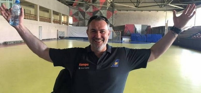 Исландия. Роланд Эрадзе вошёл в тренерский штаб "Вестманнаэйяра", за который выступает белорус Павел Мискевич