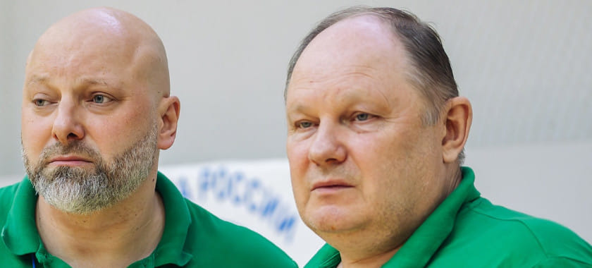 Новым главным тренером уфимского "Акбузата", вылетевшего в высшую лигу, назначен Олег Сапунков. Ему будет помогать Антон Руднев