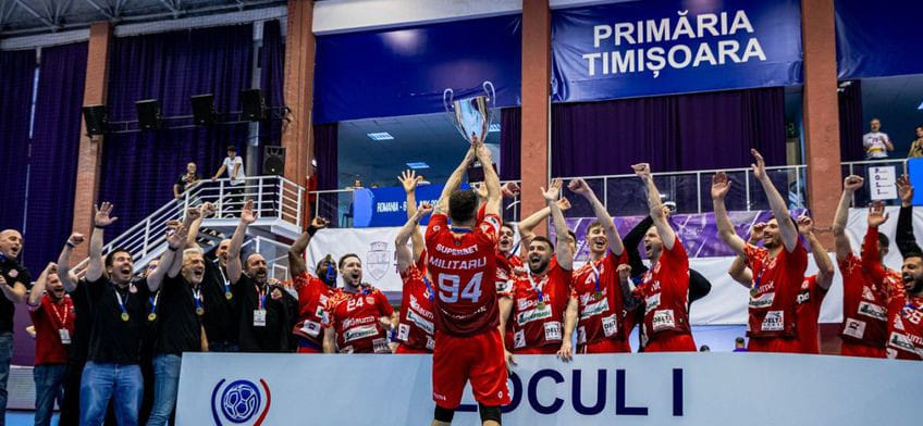 Кубок Румынии среди мужских команд в 10-й раз завоевало "Динамо" (Бухарест), обошедшее по количеству побед в турнире "Стяуа"