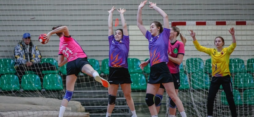 Olimpbet Суперлига. В утешительном турнире за 9-12-е места борьбу начинают "Луч" и АГУ-"Адыиф". Известны составы команд на матч в Москве