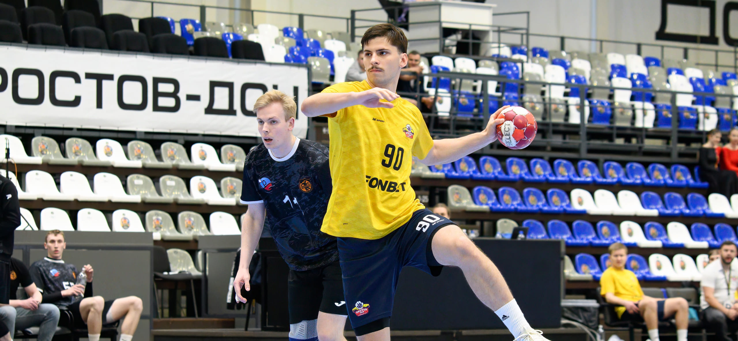 Правый крайний Максим Пихтярев, в прошлом сезоне игравший за "Ростов-Дон", вернулся после аренды в "Виктор"