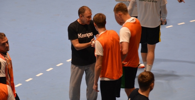 Суперлига. Александр Алексеев: "В спаррингах в Чехове будем наигрывать нападение "7 на 6" и различные варианты защиты"