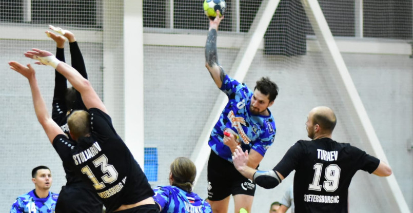 Суперлига. "Виктор" — значит, победа. Их осталось два…