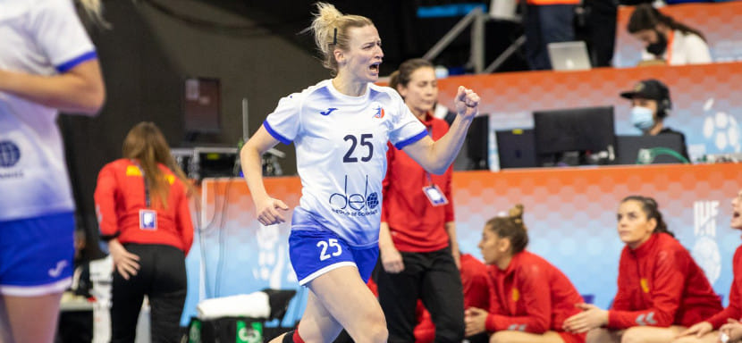 ЧМ-2021. Ольга Фомина после победы над черногорками: "По моим ощущениям, отличный матч в нашем исполнении. Горжусь своей командой"