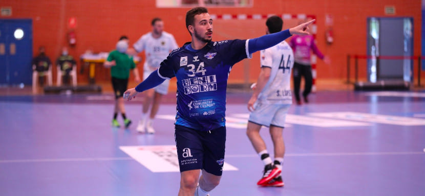 Испания. В единственном матче дня "Бенидорм" на домашней площадке обыграл "Кангас" и поднялся на четвертую строчку турнирной таблицы