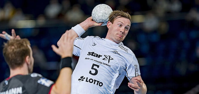 Германия. Сандер Сагосен выбыл из строя на три недели —  у норвежского полусреднего разрыв мышц правого бедра