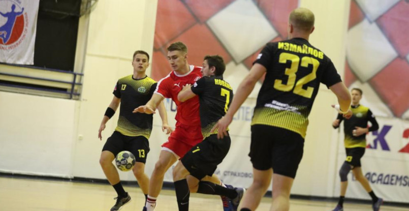 Суперлига. Первые очки Таганрога, лидерство "Невы" и натужная победа "Спартака"