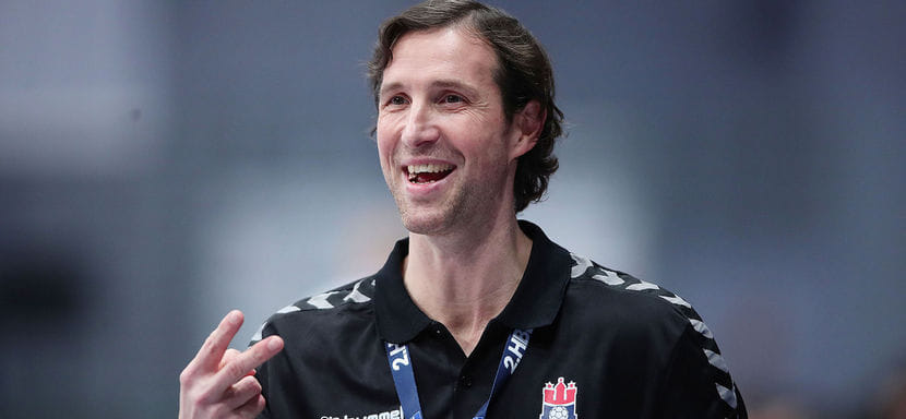 Германия. Чемпион мира-2007 Торстен Янзен признан лучшим тренером второй бундеслиги. По итогам сезона он вывел "Гамбург" в элиту