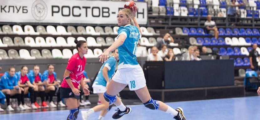 "Черноморочка" сыграет с "Астраханочкой" и ещё два матча: сегодня возобновляется розыгрыш Кубка губернатора Ростовской области