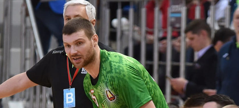 Беларусь. 36-летний универсал Александр Титов из финского ХИФКа завершил карьеру. Он третий по количеству матчей в составе сборной