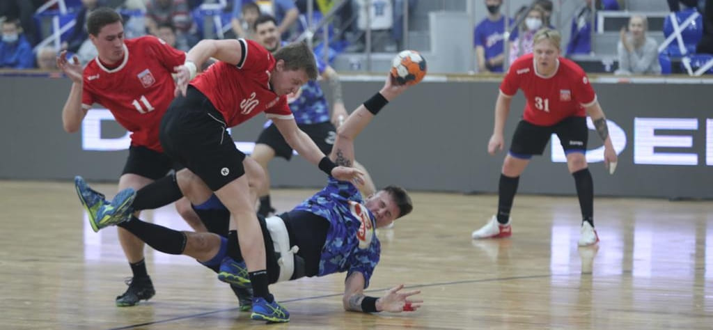 Чемпионат России. Уральские парни галантны и в гостях. А "Виктор" обошел СГАУ-"Саратов"