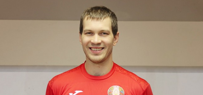 Правый полусредний сборной Беларуси Сергей Шилович, расставшийcя с БГК  имени Мешкова, заключил контракт на год с минским СКА