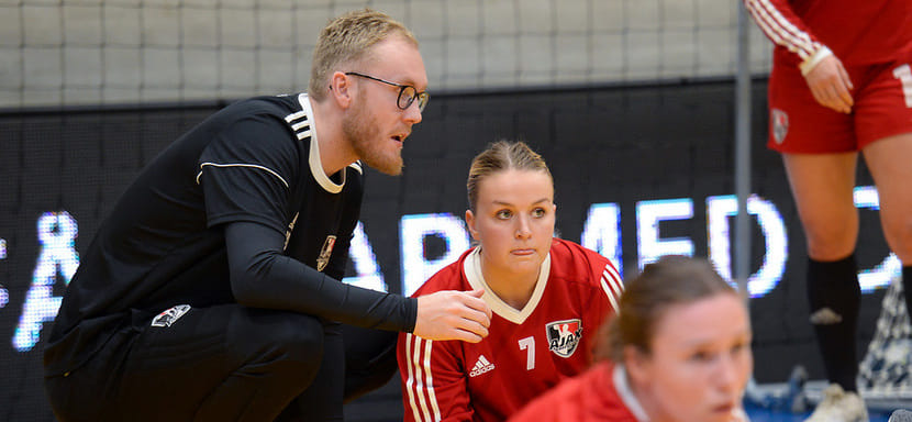 Дания. После этого сезона рулевой "Аякса" Деннис Бо Йенсен покинет команду