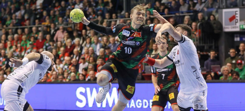 12 голов Ущинса, прерванные серии "Мельзунгена" и "Киля", ремейк от "Фленсбурга". Обзор бундеслиги