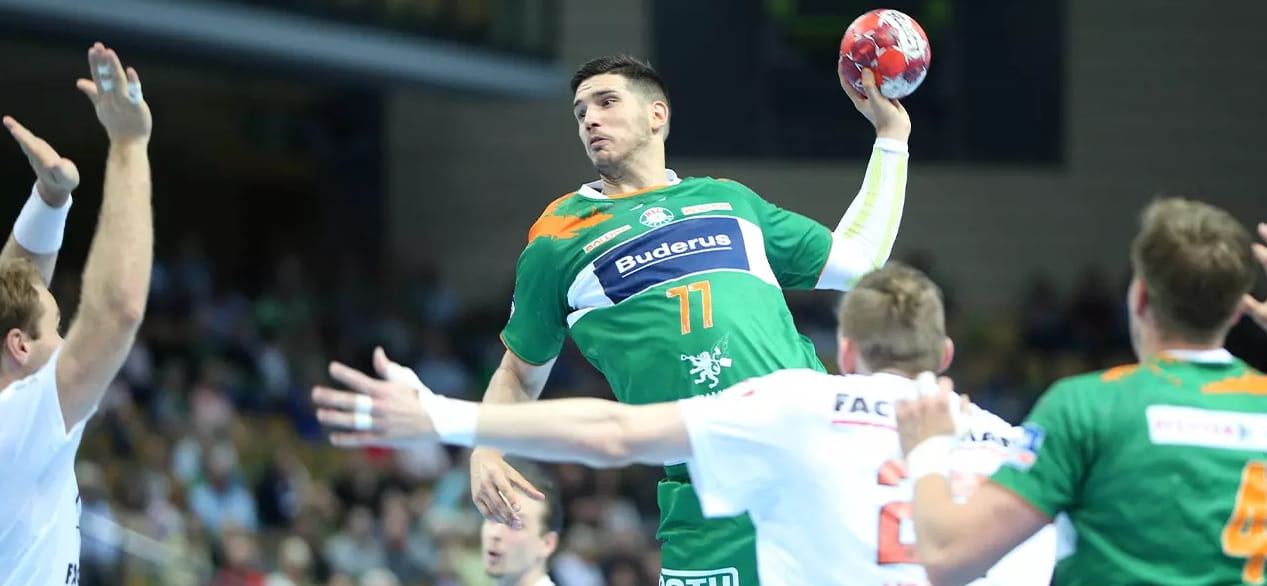 Бундеслига. Правый полусредний сборной Черногории и "Вецлара" Стефан Чавор получил серьёзную травму и выбыл до конца года