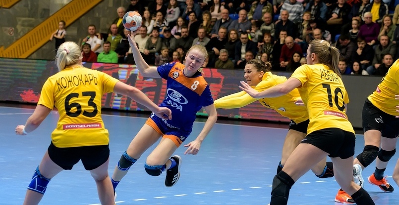 Суперлига. Елена Михайличенко из тольяттинской "Лады" — лучшая левая полусредняя по итогам завершившегося сезона