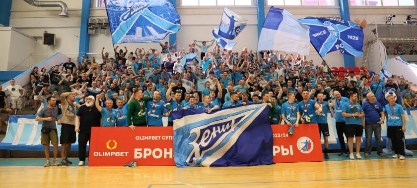 Львиная воля, медаль фан-сектора, или Причём тут Халк? Репортаж из вновь бронзового Санкт-Петербурга