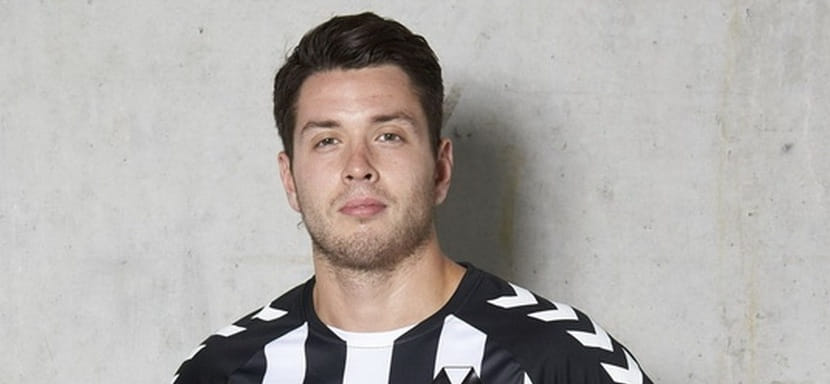 Артур Карвацкий: "У меня набралось несколько вариантов трудоустройства. Даже был звонок из немецкого ТУСЕМа. Но я выбрал "Базель"