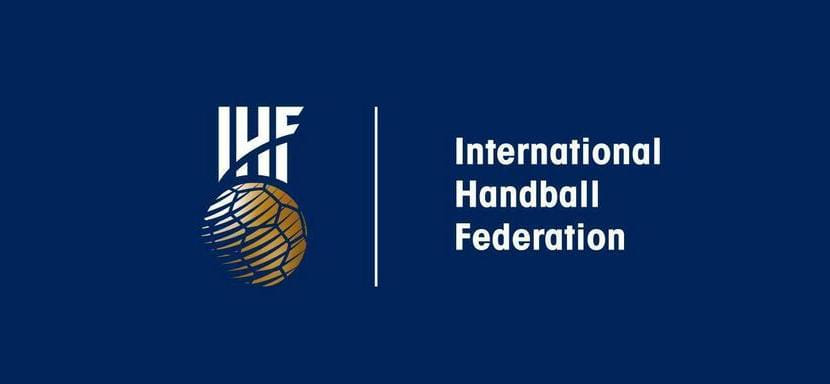 ИГФ представила изменения в Правилах, которые вступят в силу с 1 июля: одна нога при броске постоянно на площадке, "провокация" вместо "симуляции"