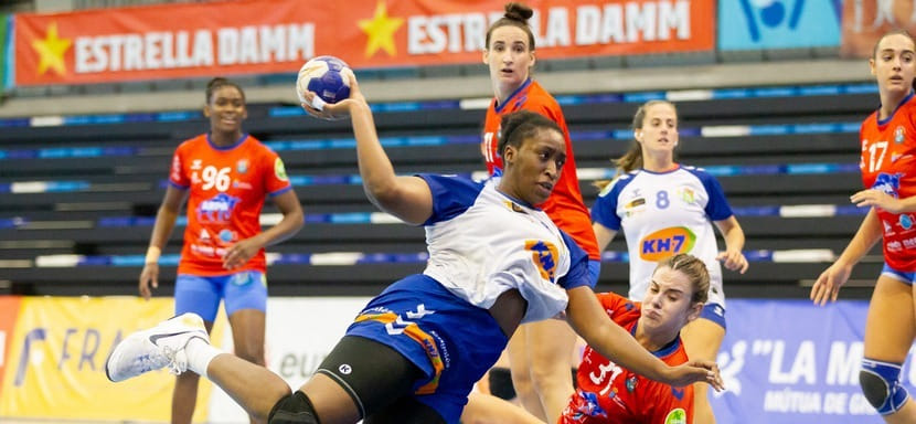 Франция. Линейная испанского "Гранольерса" Каба Гассама продолжит карьеру в "Нанте"