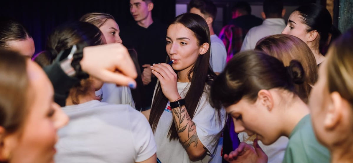 "Это недопустимо!": гандболисток женской сборной Румынии U20 обнаружили в клубе с алкоголем и сигаретами