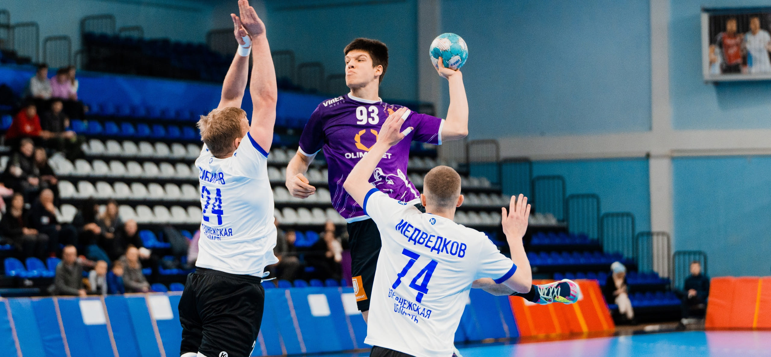 Высшая лига. Лидирующий "Воронеж" в гостях обыграл дубль "Чеховских медведей" с Акрамовым, Аксюковым и Кандыбиным