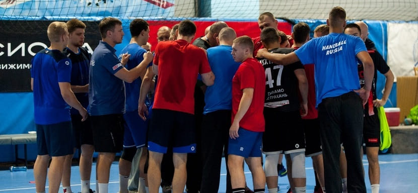 Чемпион России "Зенит" в единственном матче четверга в Суперлиге сыграет в гостях с астраханским "Динамо"