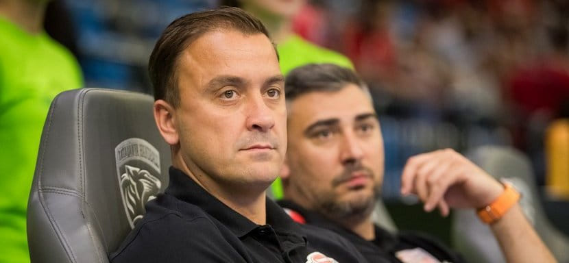 Венгрия. Официально. Главный тренер Момир Илич и его помощник Петер Гуляш покинули "Веспрем" Косоротова и Вайлупова