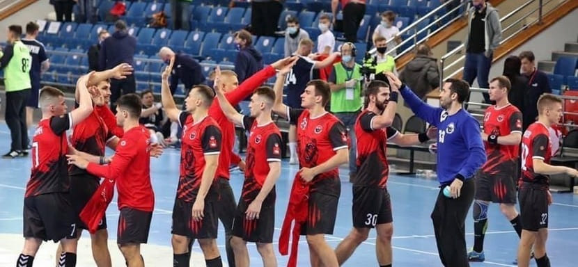 Суперлига Париматч. "Пермские Медведи" добились победы в игре волгоградским "Каустиком". "Нева" была сильнее астраханского "Динамо"