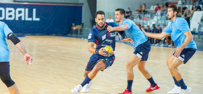 Франция. Правый полусредний Мик Брасселье покинул "Лимож" после стартового тура национального чемпионата