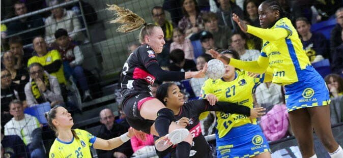 Анна Вяхирева забросила 9 мячей "Мецу", больше всех в составе "Бреста", но её команда вылетела из Кубка Франции, проиграв в матче 1/4 финала