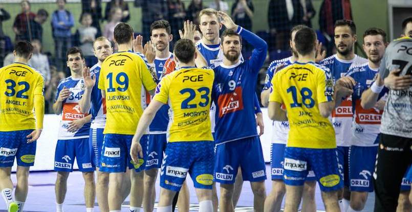 Польша. В первом финальном матче "Висла" и "Виве" сыграли вничью