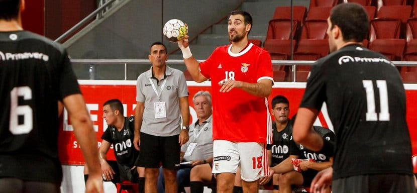 Украина. Запорожский "Мотор" подписал контракт с испанским левым полусредним Карлосом Молиной. Контракт рассчитан на два сезона