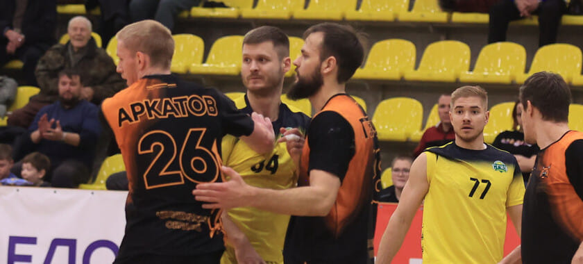 Зимнюю серию игр "Динамо-Сунгуль" начало с победы. Благодаря 20 сейвам Владислава Мартыненко