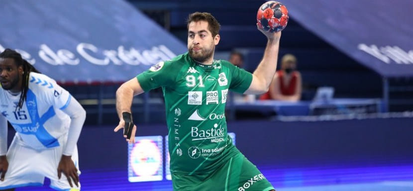 Франция. "Ним" продлил контракты с левым полусредним Жаном-Жаком Аквийо и правым крайним сборной Египта Мохаммадом Санадом