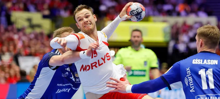 Хоть ты лопни, хоть ты тресни. Дания находит резервы, побеждает Исландию и проходит в финал домашнего ЧЕ