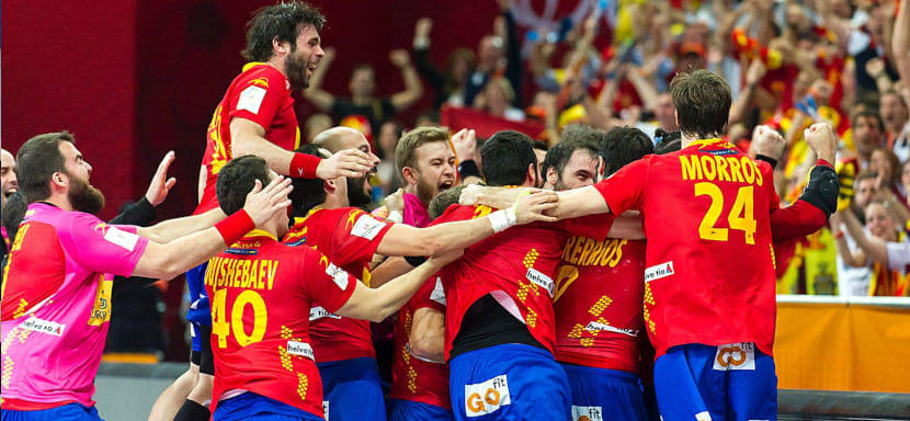 ЧЕ-2022. Сборная Испании благодаря одиннадцати мячам Алейша Гомеса одолела команду Дании и стала первым финалистом турнира