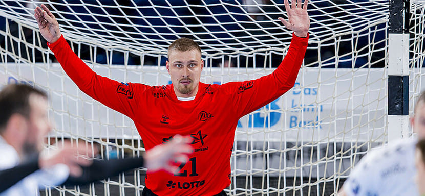 Бундеслига. 31-летний голкипер Дарио Квенштедт по окончании сезона покинет "Киль". В клубе он проводит третий год