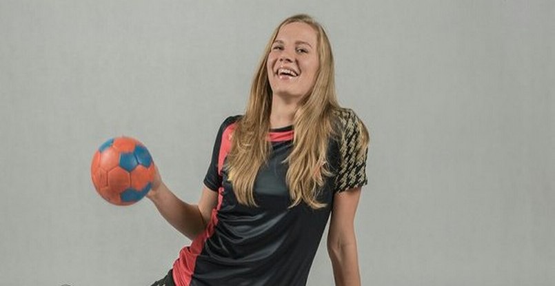 Румыния. Российская полусредняя Наталья Винюкова сменила "Глорию Бузэу" на "Мэгуру"