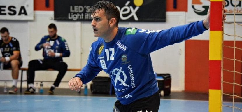 Испания. Вратарь "Пуэнте-Хениля" Альваро де Хита стал автором лучшего вратарского спасения лиги ASOBAL в сезоне-2021/22 (ВИДЕО)